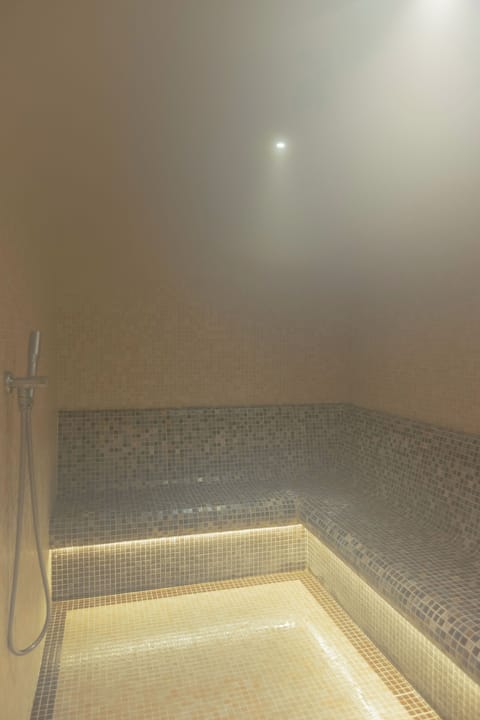 Steam room 