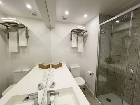 Premium Suite, 2 Bedrooms, Terrace, Sea View | Bathroom | Shower, rainfall showerhead, free toiletries, hair dryer