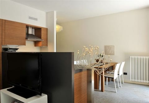 Family Apartment, 2 Bedrooms (Lenno Centrale) | Dining room