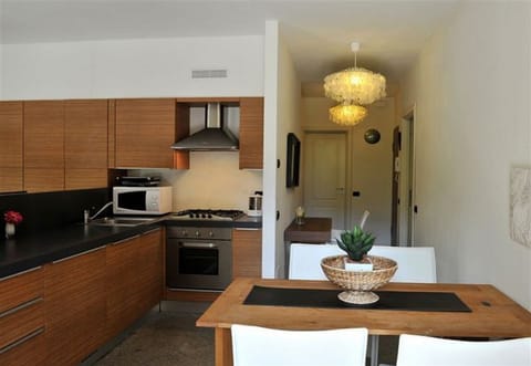 Family Apartment, 2 Bedrooms (Lenno Centrale) | Private kitchen | Microwave, oven, stovetop, dishwasher