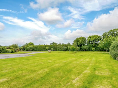 Garden and grounds | The Stables, Draycott, near Cheddar