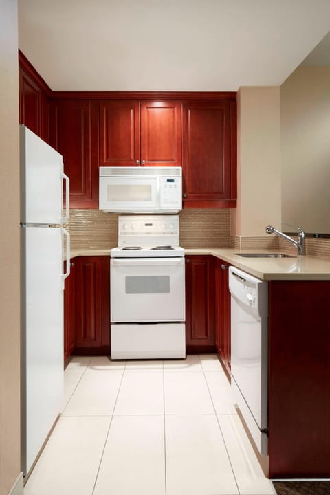 Suite, 2 Bedrooms, Fireplace | Private kitchen | Fridge, microwave, coffee/tea maker, electric kettle