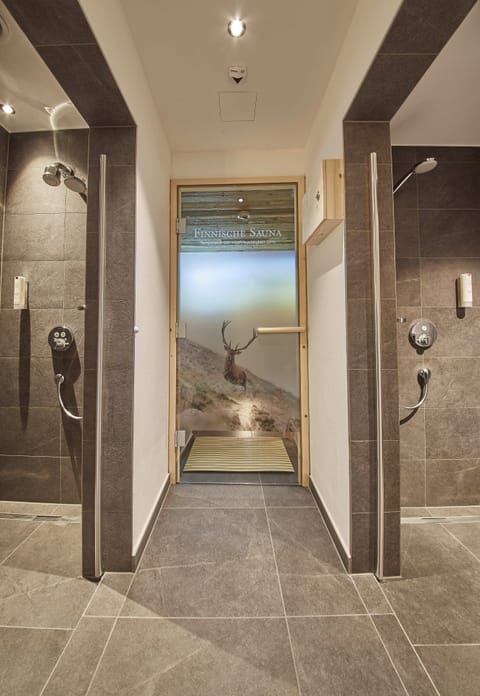 Sauna, steam room