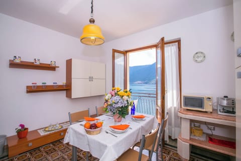 Family Apartment, 2 Bedrooms (Bella Lake View) | Dining