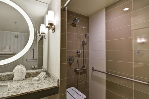 Room, 2 Queen Beds, Accessible, Non Smoking (Roll-in Shower) | Bathroom | Free toiletries, towels