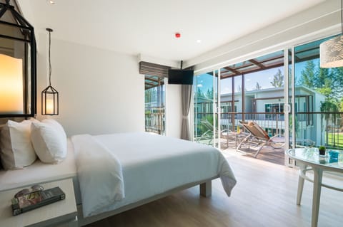 Minibar, in-room safe, desk, blackout drapes