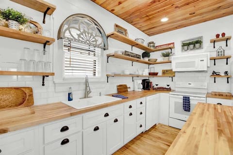 Ample counter top space to whip up a delicious meal.