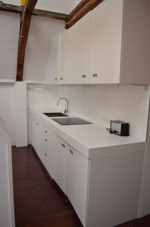 Standard Apartment | Private kitchen | Fridge, microwave, oven, dishwasher