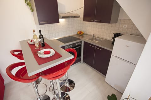 Apartment, 1 Bedroom, Smoking, Terrace | Dining