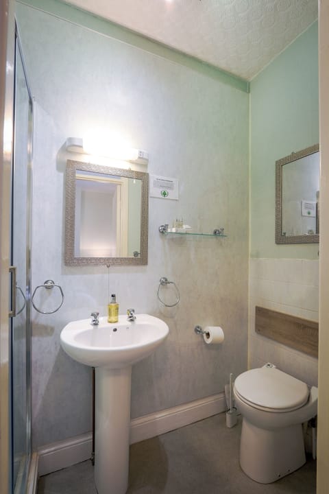 Double Room, Ensuite | Free WiFi, bed sheets