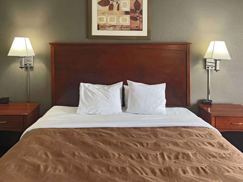 Premium bedding, desk, iron/ironing board, rollaway beds