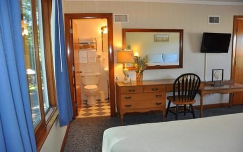 Deluxe Double, River View, Room 6 | Iron/ironing board, free WiFi, bed sheets