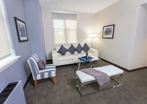 Executive Suite (Level) | In-room safe, desk, laptop workspace, iron/ironing board