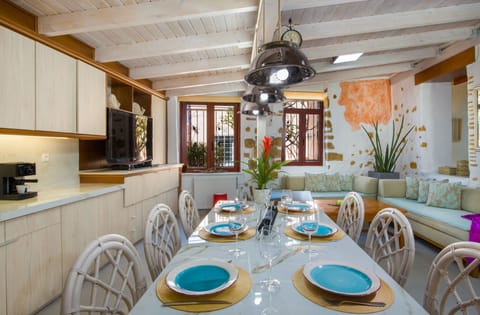 Villa, 6 Bedrooms, Private Pool, Garden View | Dining