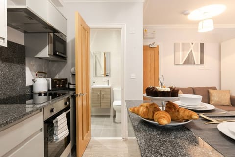 Apartment, 1 Bedroom | Private kitchen