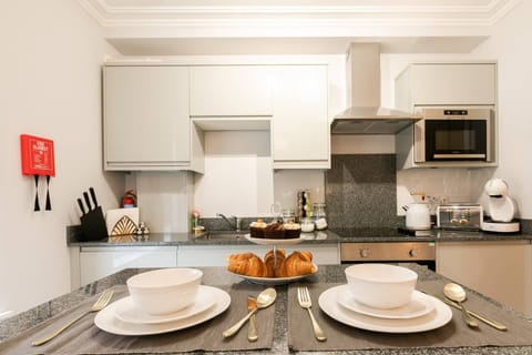 Apartment, 1 Bedroom | Private kitchen