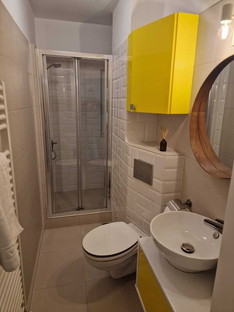 Apartment, 2 Bedrooms | Bathroom