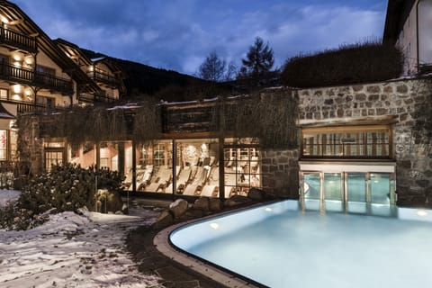 Indoor pool, outdoor pool, sun loungers