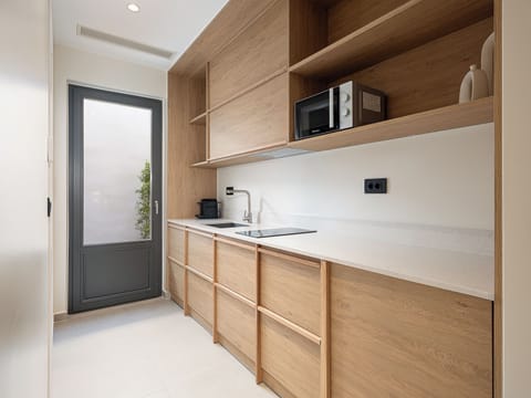 Private kitchenette