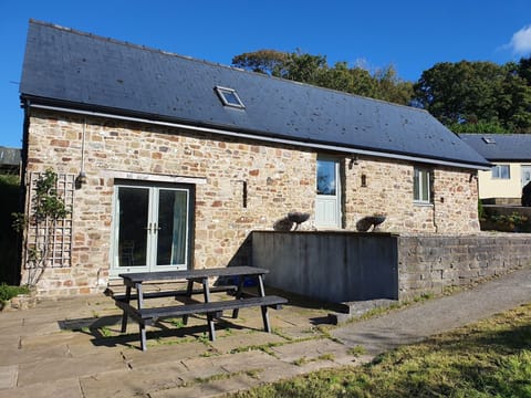 Al fresco dining, with rural views 