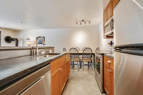 floor plan-kitchen-_mg_0719