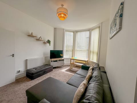 Apartment, Private Bathroom (Pear Suite) | Lounge