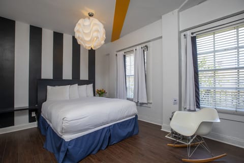 Deluxe Double Room, Ensuite (Street View)