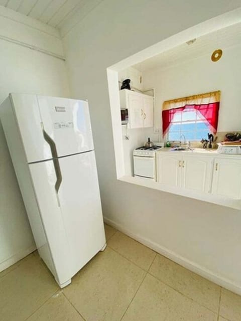 Apartment, 1 Bedroom, Ocean View | Private kitchen | Microwave