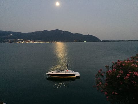 SPECIAL OFFER: Tilde Apartment DIRECTLY ON THE LAKE Apartment in Province of Brescia