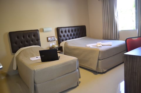 Standard Room | Desk, free WiFi