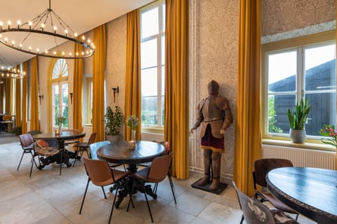 Free daily breakfast