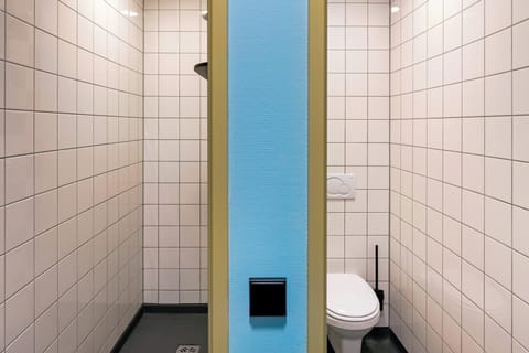 Family Room, Private Bathroom | Bathroom | Shower, eco-friendly toiletries