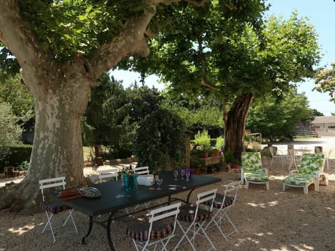 Property, Tree, Table, Restaurant, Real Estate, Woody Plant, Backyard, Building, House, Yard
