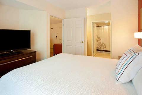 Suite, 1 Bedroom, Non Smoking | Premium bedding, in-room safe, desk, iron/ironing board