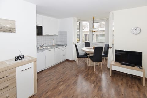 Fridge, microwave, dishwasher, coffee/tea maker