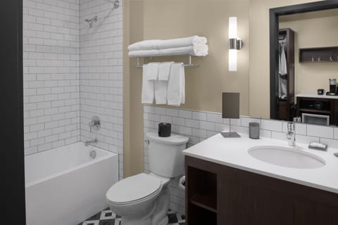 Deluxe Room, 2 Queen Beds (Double  Queen) | Bathroom | Designer toiletries, bathrobes, towels