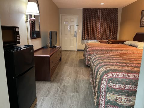 Standard Room (2 Full Beds) | Desk, free WiFi, bed sheets