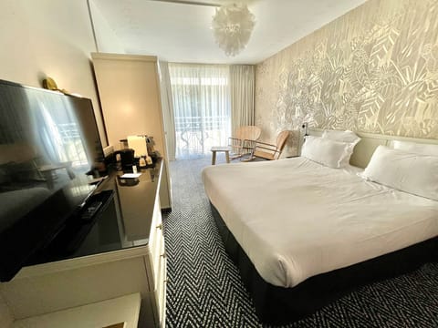 Executive Room (Prestige) | Premium bedding, free minibar, in-room safe, individually decorated