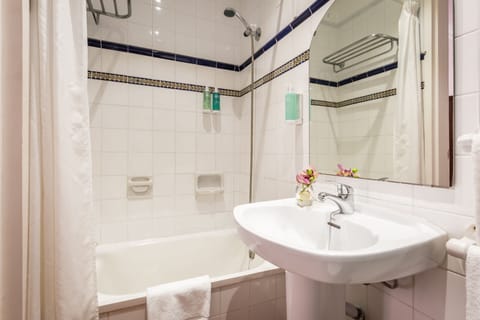 Combined shower/tub, eco-friendly toiletries, hair dryer, towels