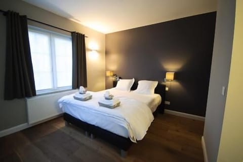 Standard Double Room, 1 King Bed | Individually decorated, desk, free WiFi
