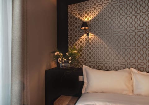 Desk, soundproofing, iron/ironing board, free WiFi