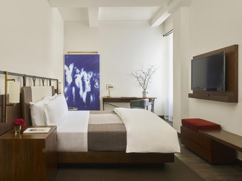 Studio, 1 King Bed | Frette Italian sheets, premium bedding, down comforters, minibar