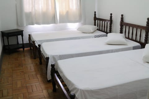 Triple Room - No TV | Free WiFi, bed sheets