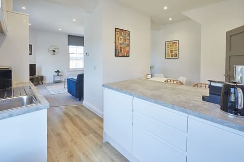 Apartment B, Cornerhouse Apartments, Saltburn-by-the-Sea - Host & Stay