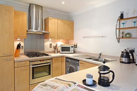Oxford One Bedroom Elizabeth Jennings Way Kitchen 1