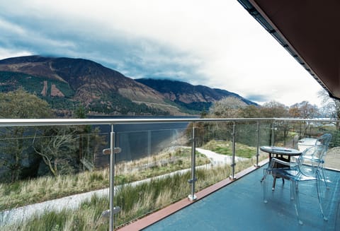 Mist Oer Loch Cabin | View from room