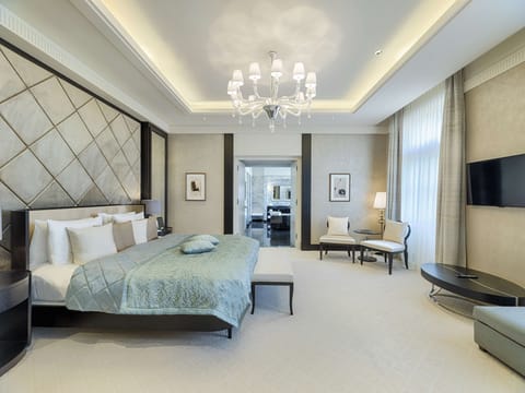 Presidential Suite | Frette Italian sheets, premium bedding, minibar, in-room safe