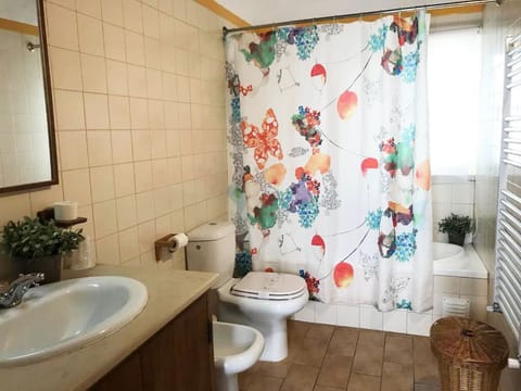 Double Room, Terrace | Bathroom | Free toiletries, hair dryer, towels