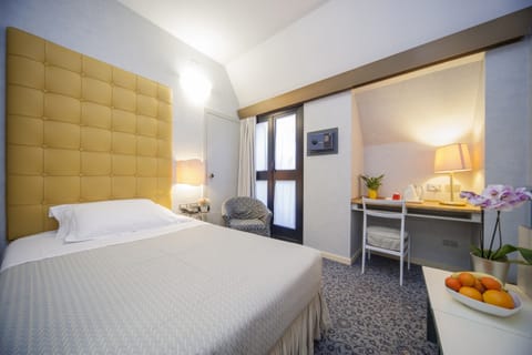 Single Room | Premium bedding, minibar, in-room safe, desk