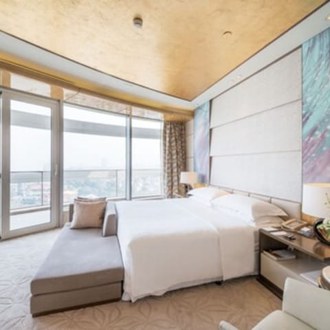 Suite, 1 Bedroom, Balcony | Premium bedding, minibar, in-room safe, desk